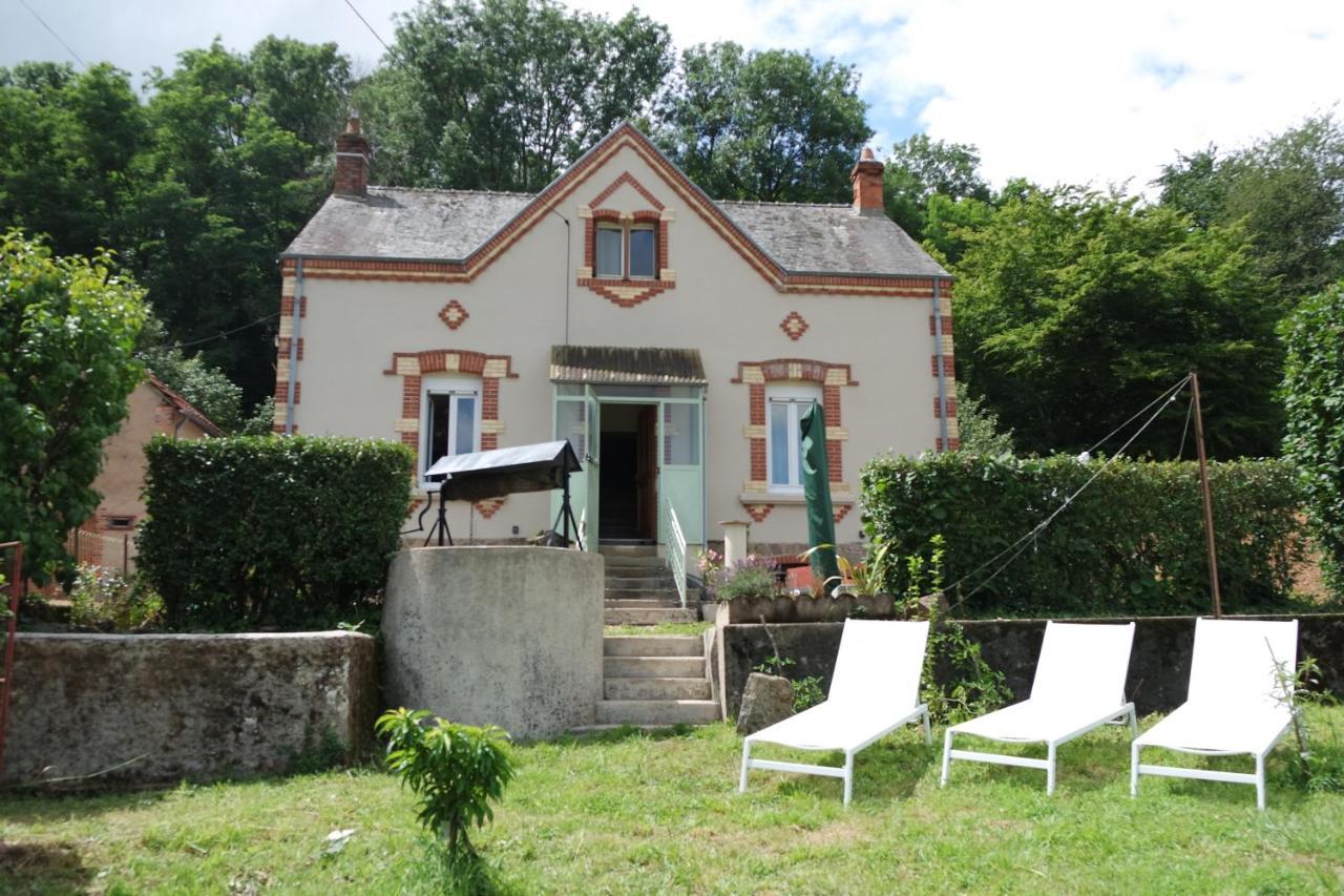 Domaine Du Pavillon Gite 15 Personnes Issy-l'Eveque Exterior photo