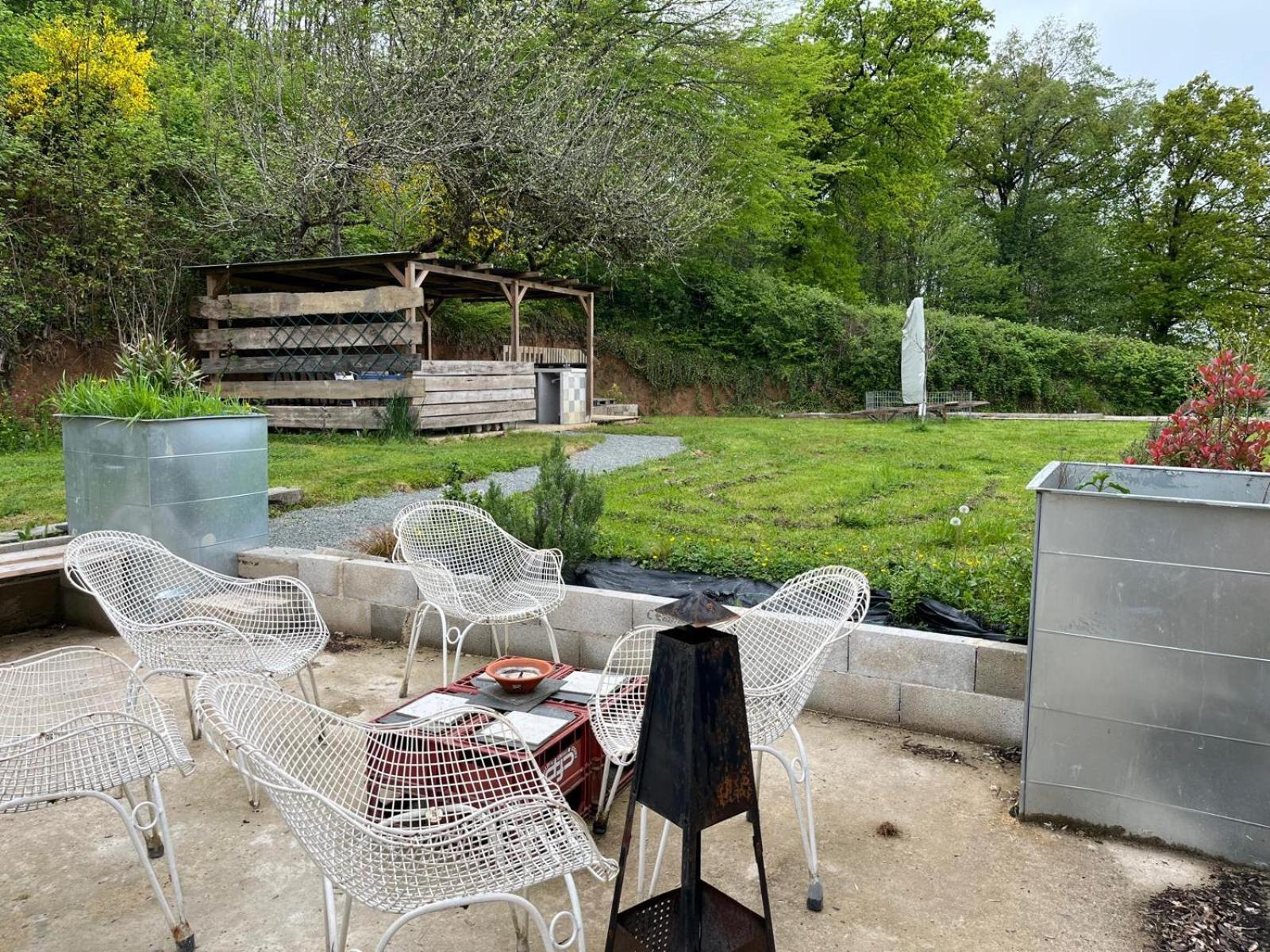 Domaine Du Pavillon Gite 15 Personnes Issy-l'Eveque Exterior photo