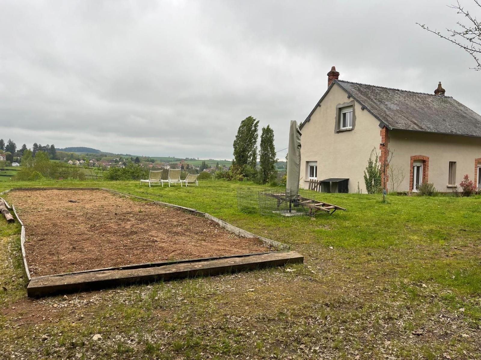 Domaine Du Pavillon Gite 15 Personnes Issy-l'Eveque Exterior photo